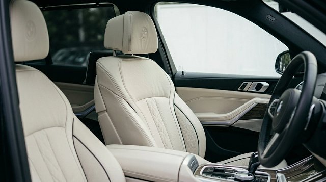 BMW X7 photo