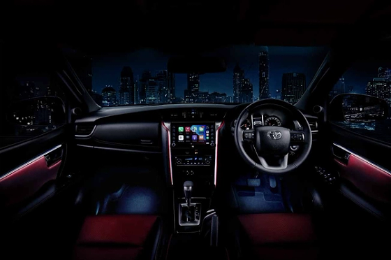 Toyota Fortuner Legender, Touchscreen infotainment with Apple CarPlay and Android Auto
