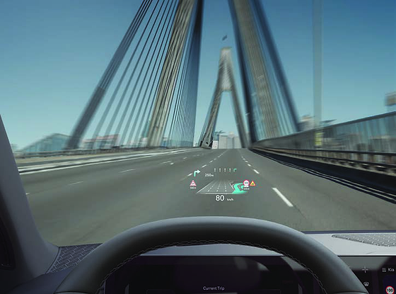 Kia EV9, Head-up Display with windshield projection