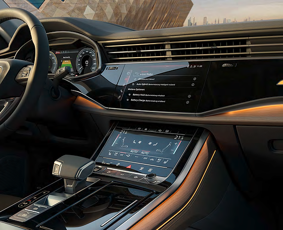 Audi Q8, Dual-screen MMI navigation plus touch display with lower climate panel.