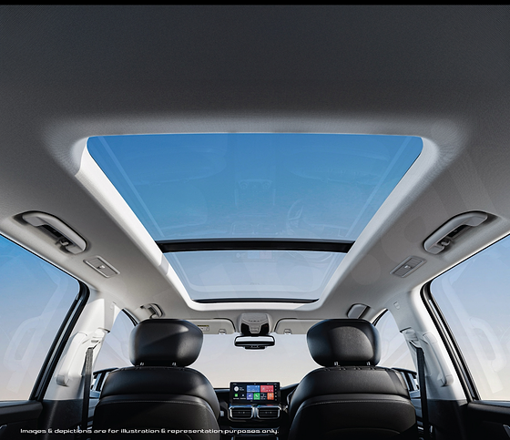 MG Majestor, Galaxy View panoramic sunroof extending over the front and second rows