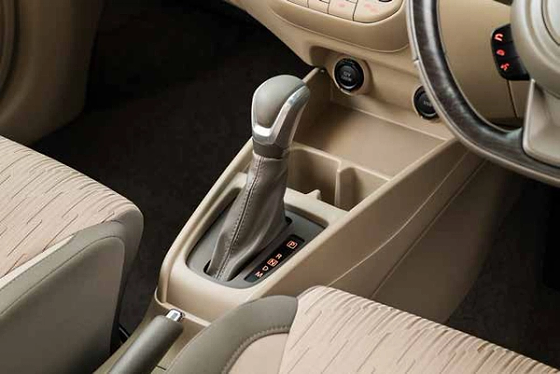 Toyota Rumion, 6-speed automatic transmission gear selector