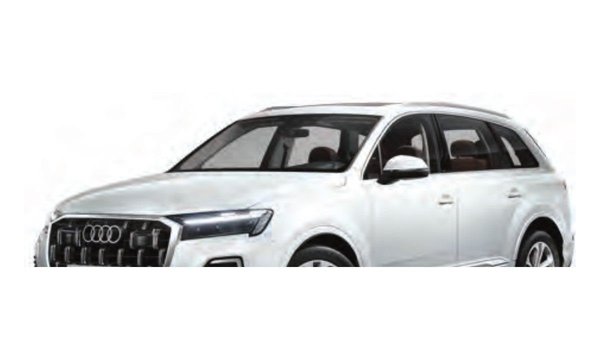 Audi Q7 in Glacier White
