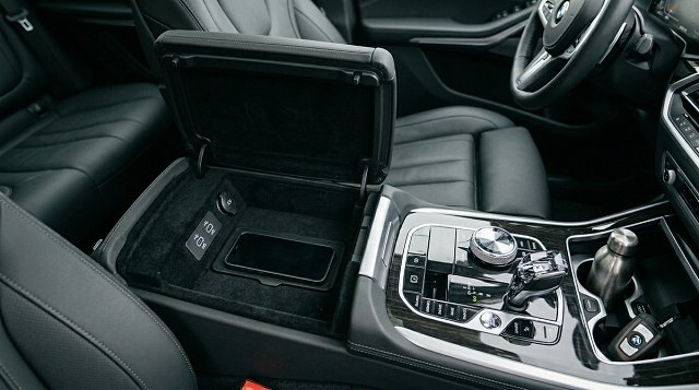 BMW X7 photo