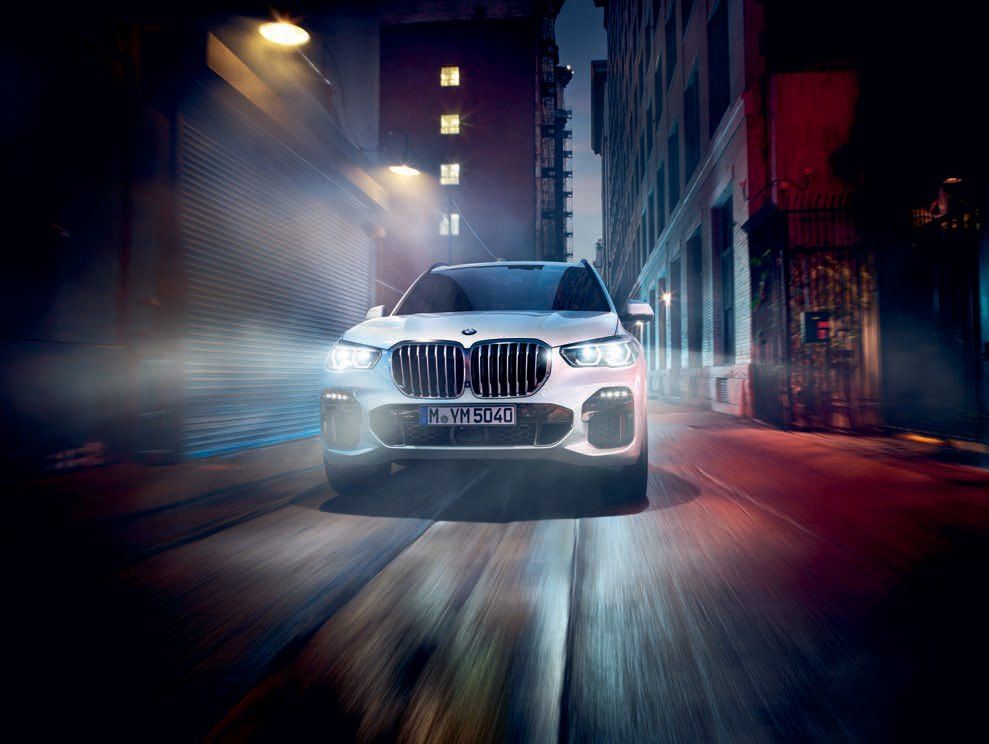 BMW X5 — Bold front with illuminated kidney grille