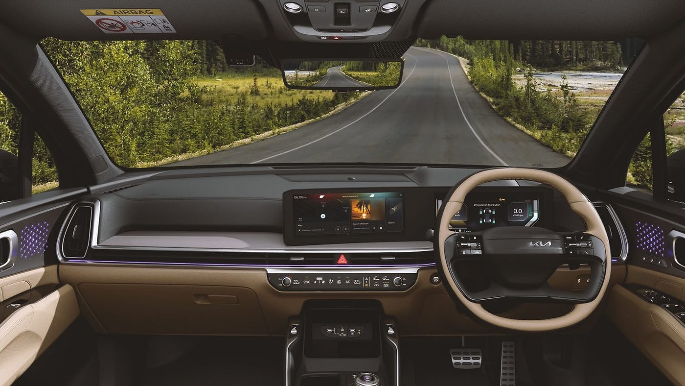 Kia Sorento cabin with twin 12.3-inch curved displays