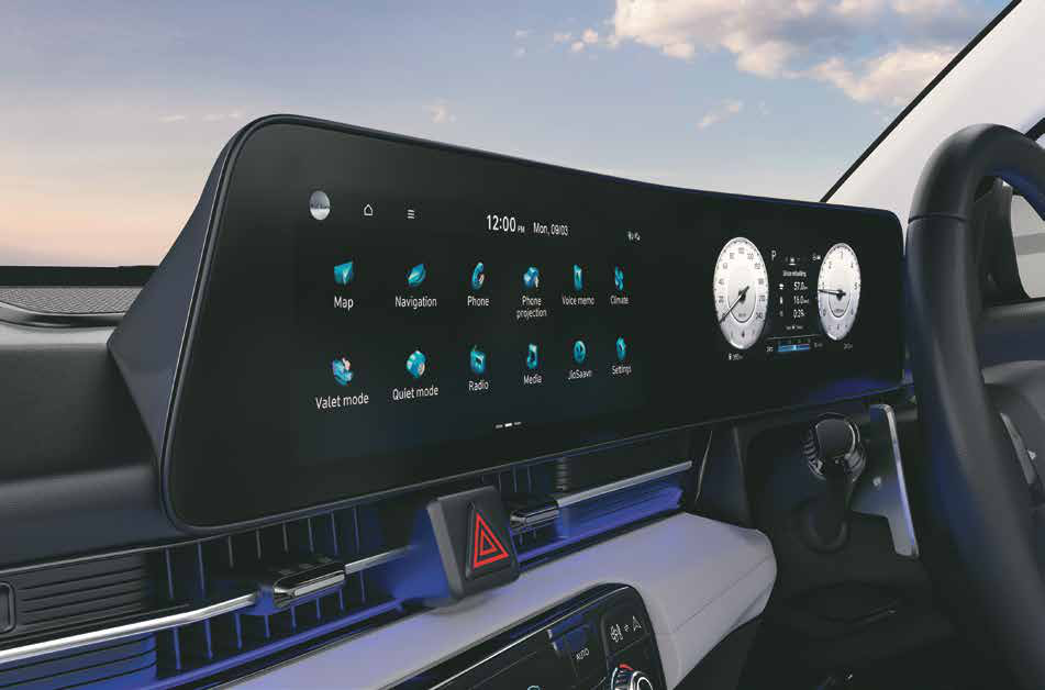 Hyundai Verna — Dual 26.03 cm (10.25″) integrated displays — infotainment & digital cluster