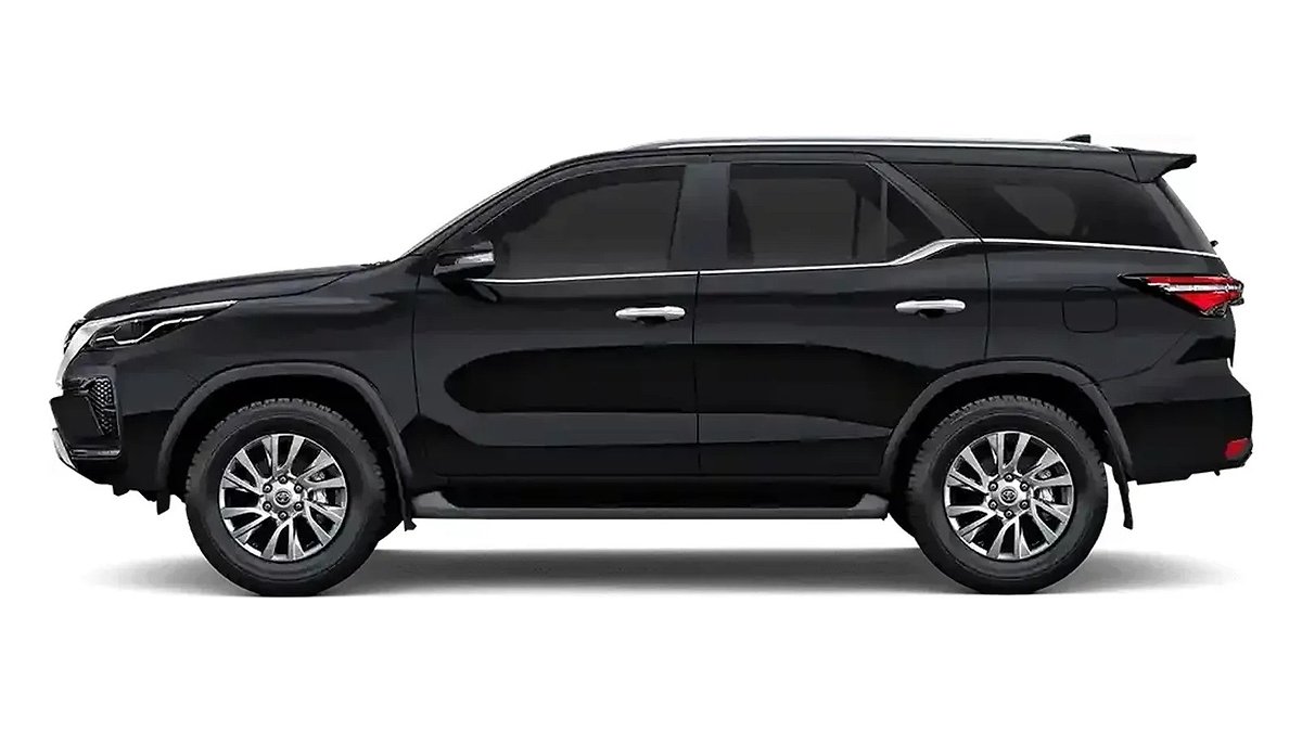 Fortuner in Sparkling Black colour