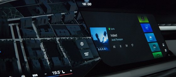 BMW 7 Series, 14.6-inch passenger screen with its own apps and media
