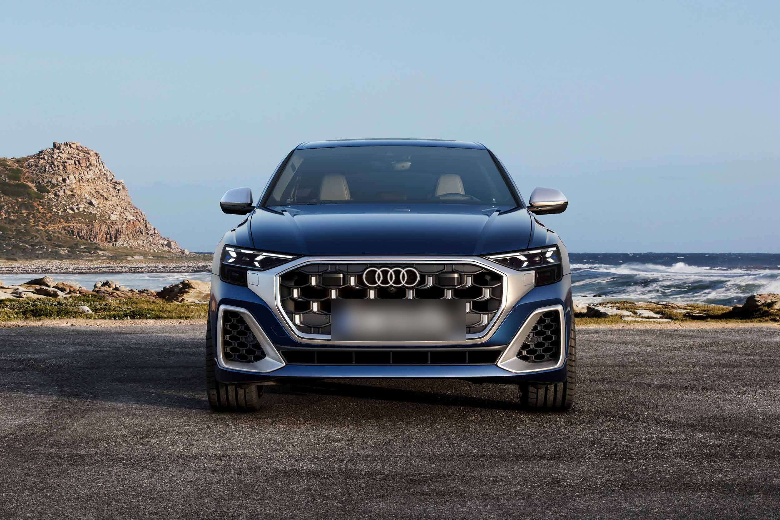 Audi SQ8 — Octagonal Singleframe grille with S-specific honeycomb mesh, flanked by Matrix LED headlights.