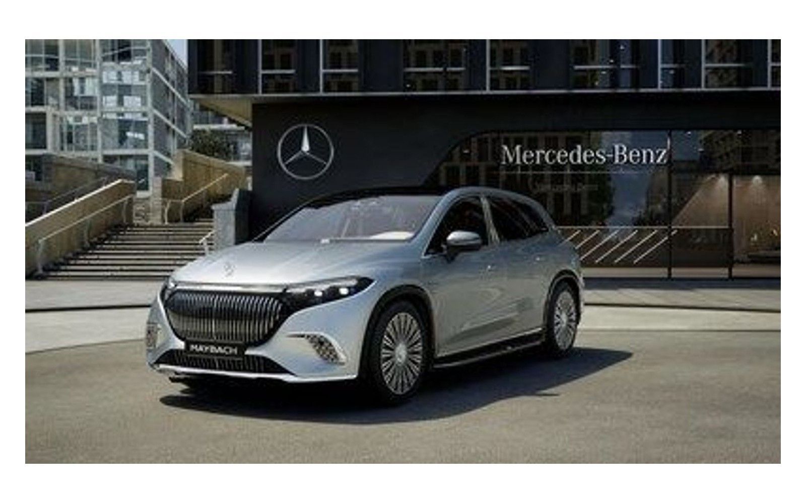 Mercedes-Benz Mercedes-Maybach EQS SUV in High-Tech Silver