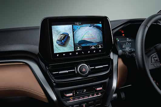 Toyota Urban Cruiser Hyryder, 9-inch touchscreen showing 360-degree panoramic view monitor