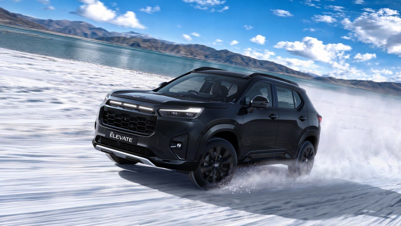 Honda Elevate, ZX Plus Black Edition: all-black body with gloss black grille and alloys