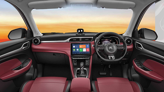 MG Astor, 25.7 cm HD touchscreen with wireless Android Auto and Apple CarPlay.