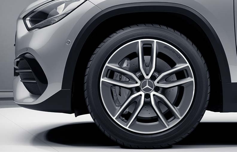 Mercedes-Benz Mercedes-AMG GLA 35 4MATIC — AMG multi-spoke light-alloy wheel with high-performance braking system