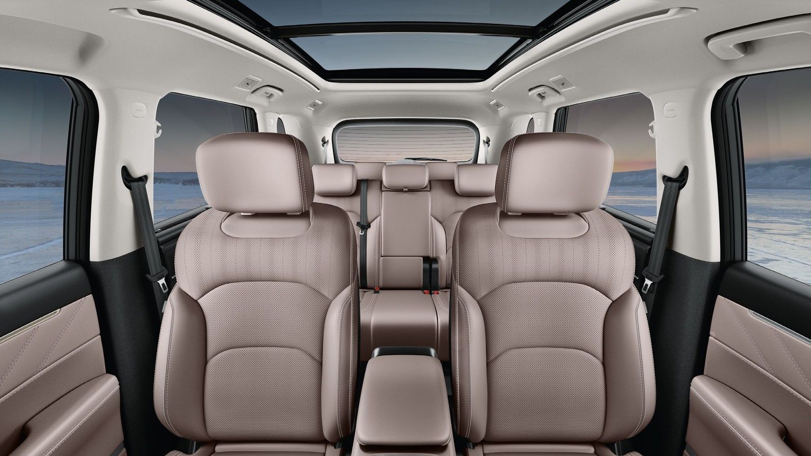 MG Hector Tomahawk PHEV — Three-row 7-seater on a 2,810 mm wheelbase with Moroccan Brown upholstery