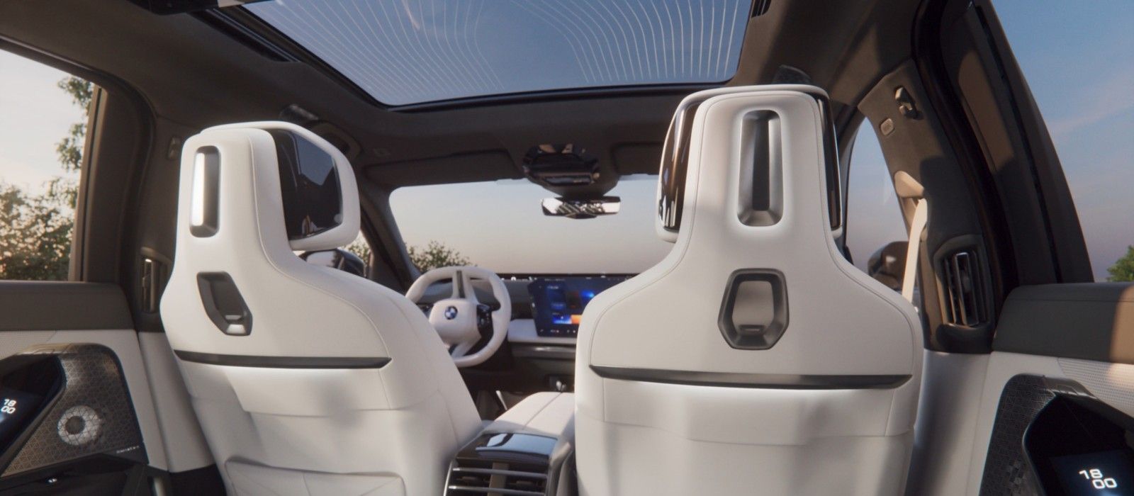 BMW 7 Series — A 3,215 mm wheelbase turned over to rear-seat space