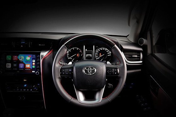 Toyota Fortuner, Smart Playcast touchscreen audio with Apple CarPlay