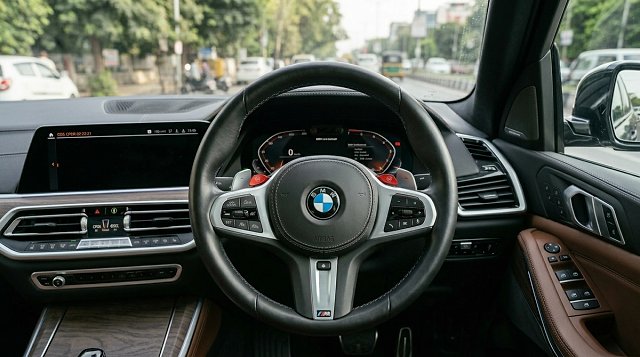 BMW X7 — photo