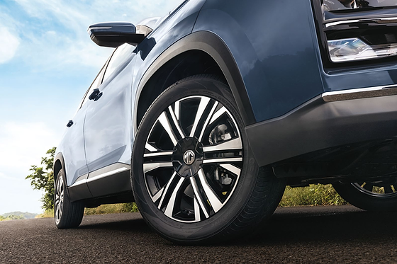 MG Hector Plus, Aura Bolt dual-tone alloy wheel