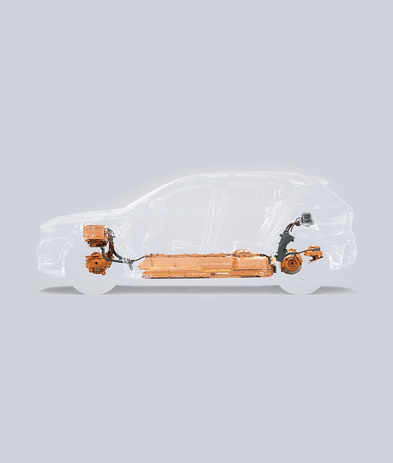 Volvo EC40, Cutaway showing the high-voltage battery pack encased in a protective safety cage between the axles, with electric motors at the front and rear.