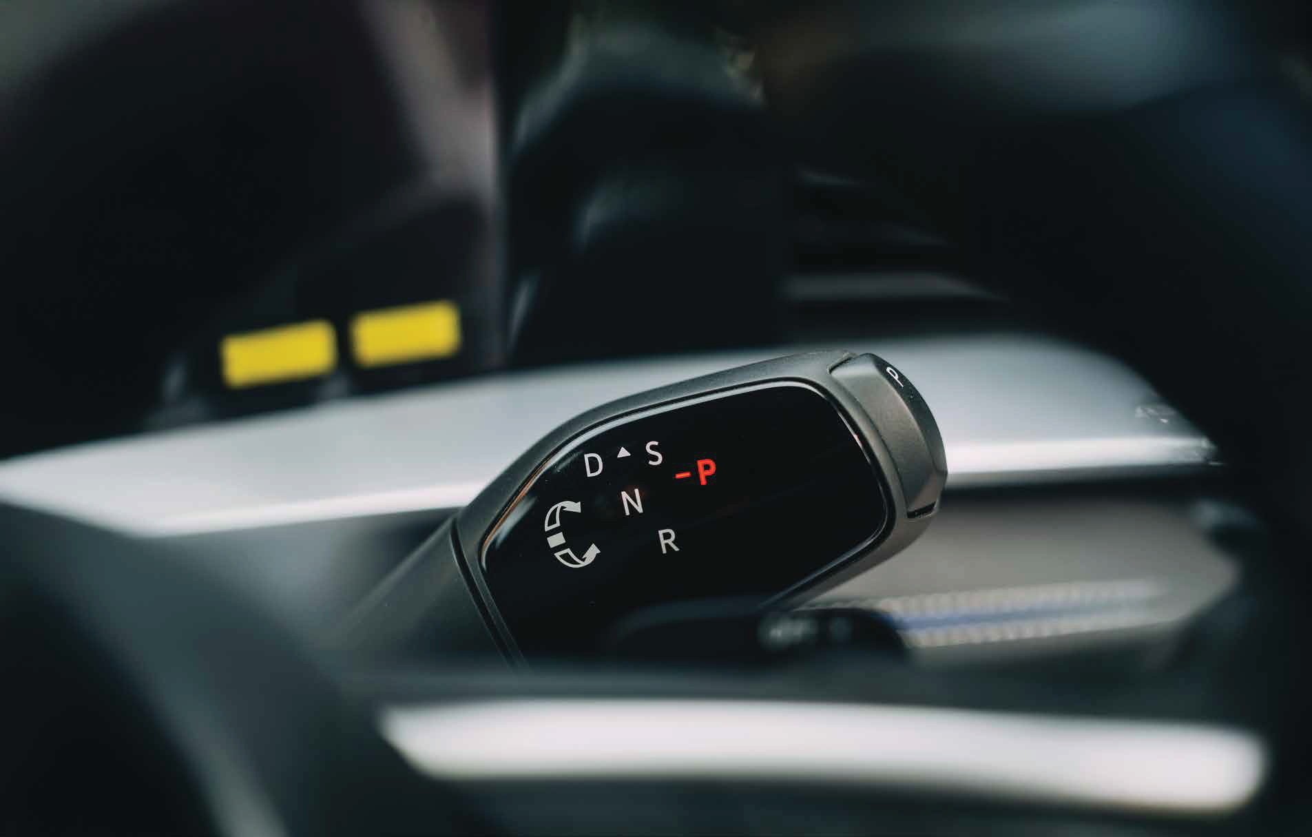 Volkswagen Tayron — Column-mounted electronic selector for the DSG automatic transmission