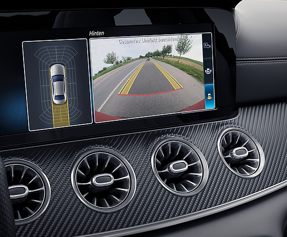Mercedes-Benz Mercedes-AMG GT 63 S 4MATIC+, Reversing camera with dynamic guide lines and parking sensors on the central display
