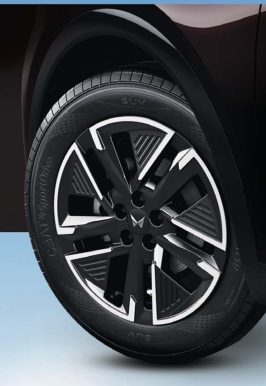 Mahindra XUV 7XO, R19 diamond-cut alloy wheels