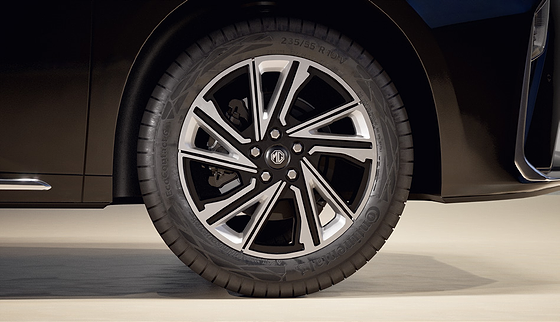MG M9, Dual-tone machined alloy wheel on a Continental 235/55 R19 tyre.