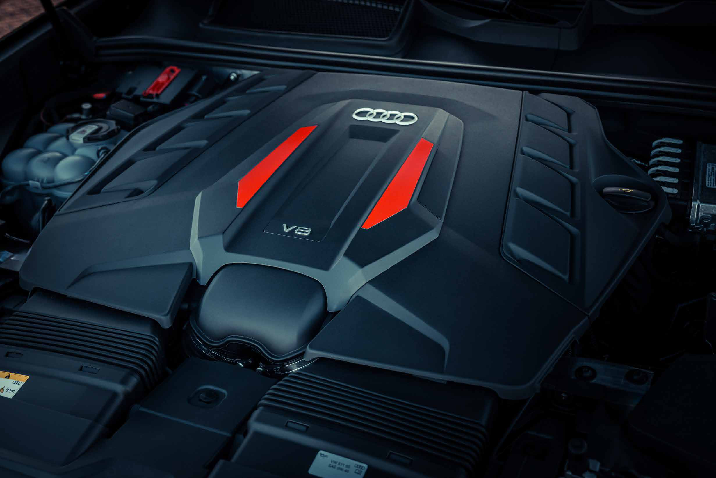 Audi SQ8 — 4.0 TFSI twin-turbo V8 petrol engine.