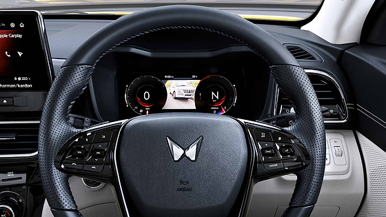Mahindra XUV 3XO, Blind Spot Monitor feed on the digital cluster