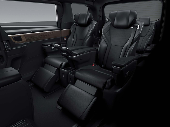 Toyota Vellfire, Extra-large 2nd-row VIP captain seats with powered ottoman and massage function