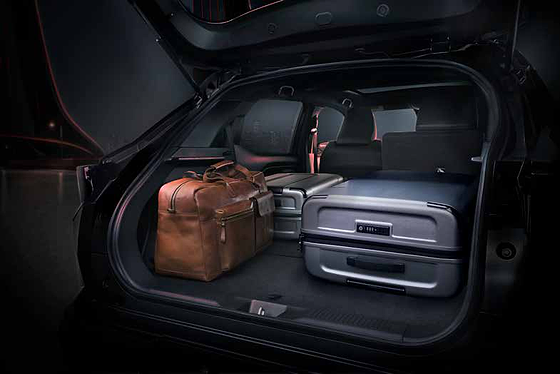 Toyota Urban Cruiser Ebella, Flexible luggage space with 40:20:40 split-folding rear seats