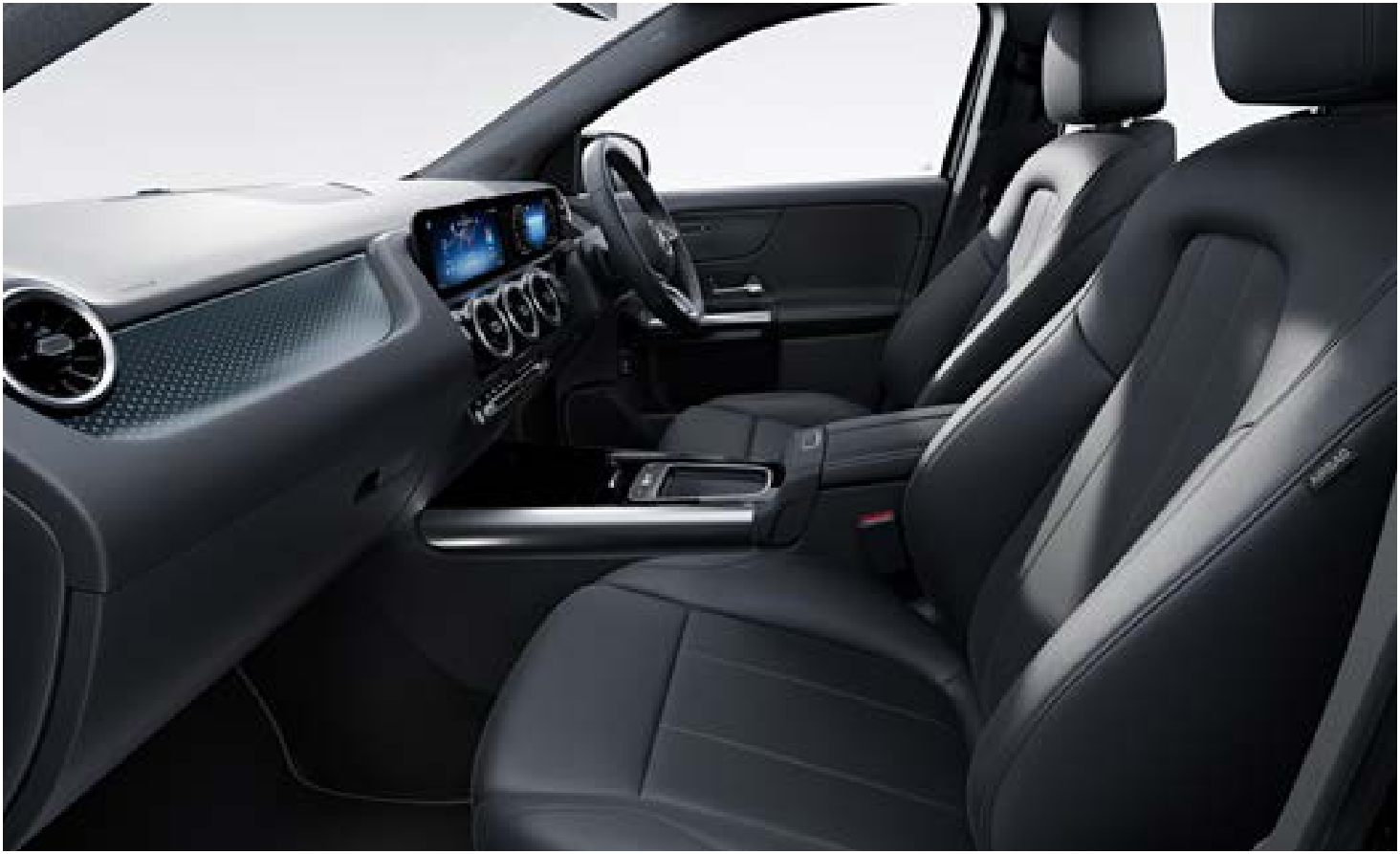 Mercedes-Benz GLA — Comfort front seats in ARTICO man-made leather with a black cabin
