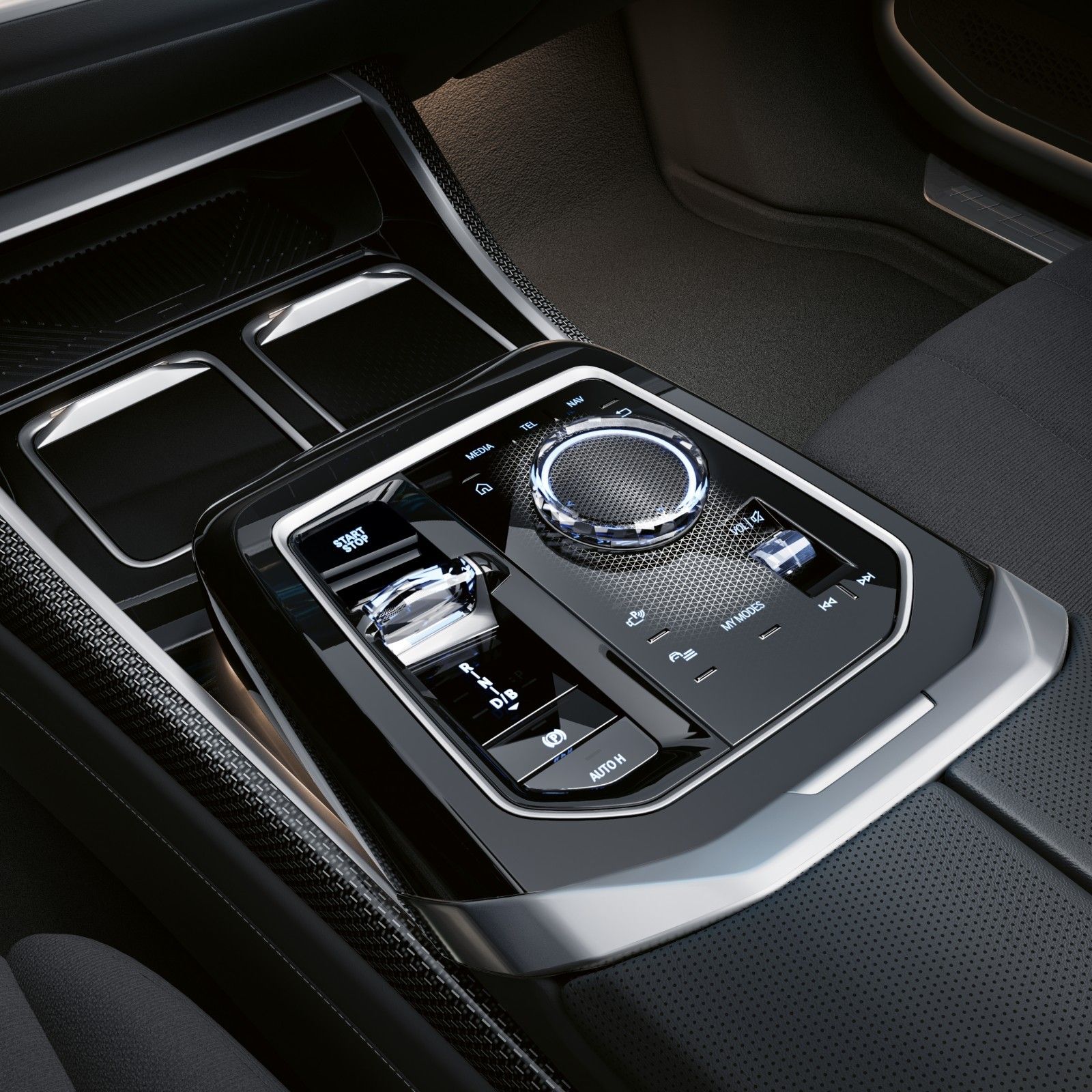 BMW i7, CraftedClarity glass iDrive controller and gear selector on the centre console