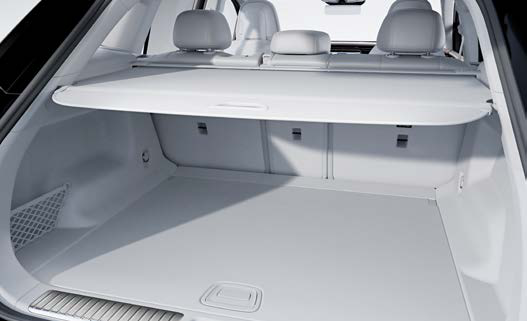 Mercedes-Benz EQE SUV — Load compartment with EASY-PACK roller-blind luggage cover