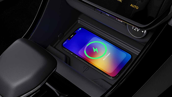 Tata Altroz, Qi wireless smartphone charger ahead of the gear selector