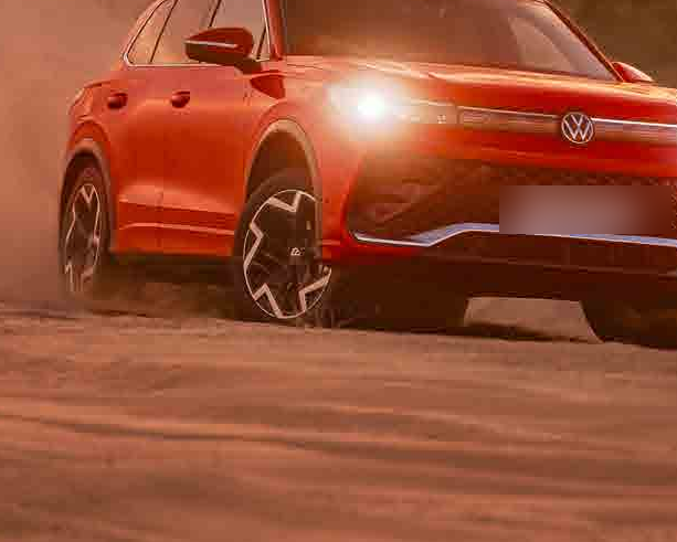 Volkswagen Tiguan R-Line — 19-inch 'Coventry' diamond-turned alloy wheels
