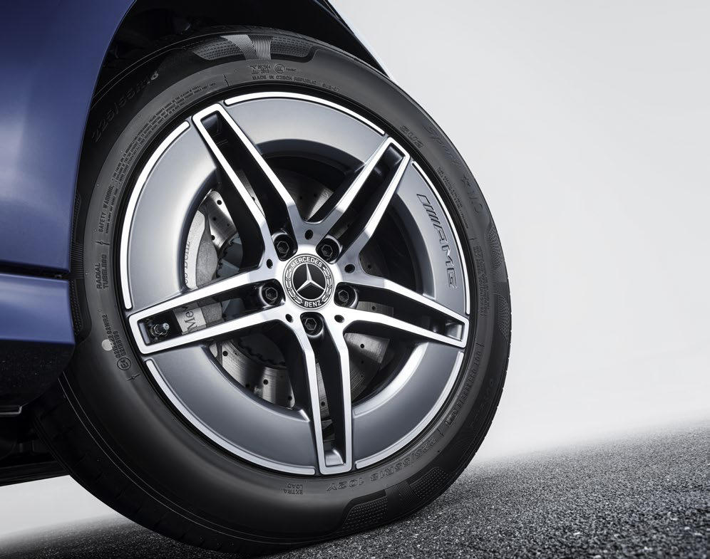 Mercedes-Benz E-Class — 45.7 cm (18-inch) AMG 5-twin-spoke light-alloy wheels