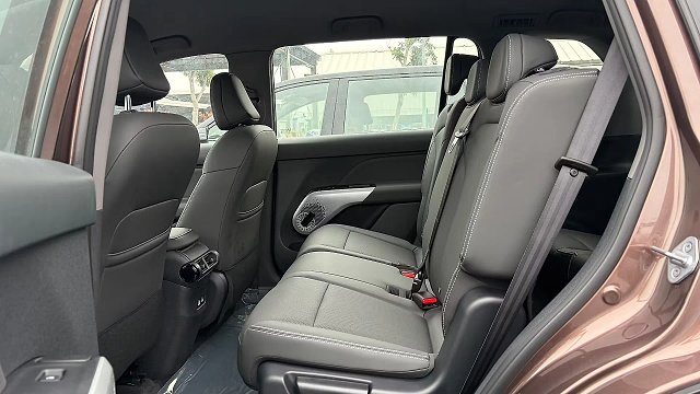VinFast VF MPV 7 photo
