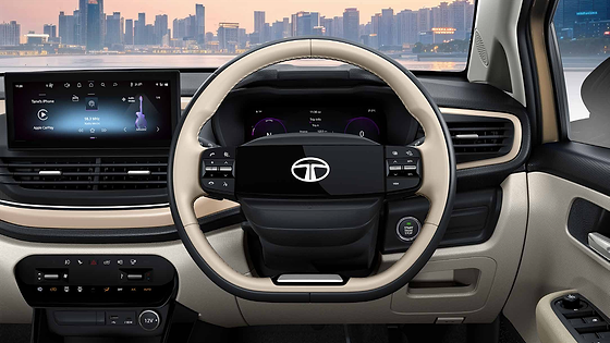 Tata Altroz, 26.03 cm HD touchscreen by Harman with wireless Apple CarPlay, digital cluster and the two-spoke Smart Digital Steering Wheel