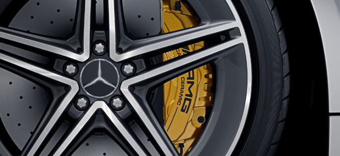 Mercedes-Benz Mercedes-AMG GT 63 S 4MATIC+ — AMG forged alloy wheel with yellow AMG Carbon Ceramic brake caliper