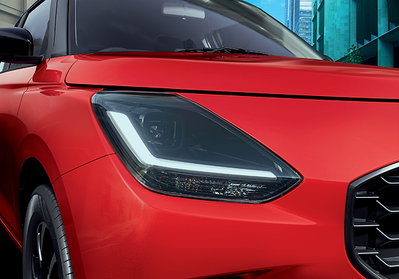 Maruti Suzuki Swift, Smokey projector headlamp with boomerang-shaped LED daytime running lamps