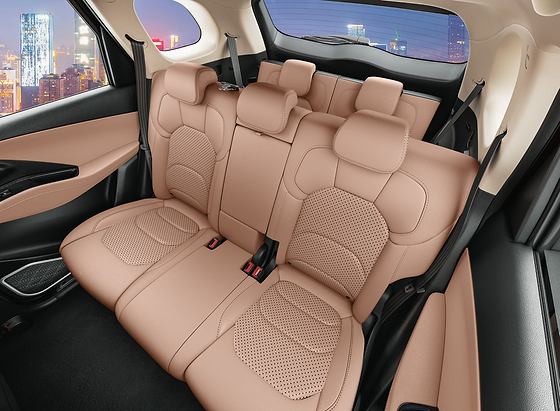 MG Hector, Second-row seating in perforated tan leatherette