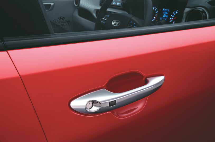 Hyundai Grand i10 Nios — Chrome outside door handles with request sensor