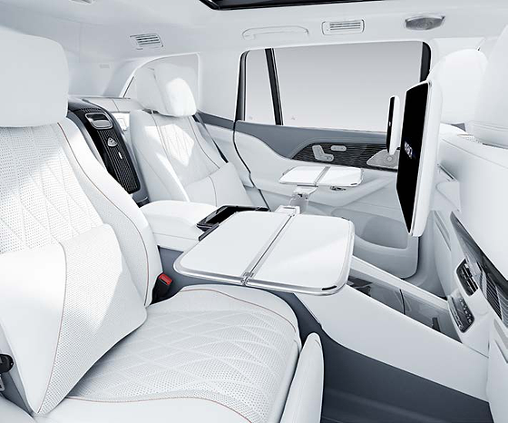 Mercedes-Benz Mercedes-Maybach GLS, Fold-out rear folding tables integrated into the business console