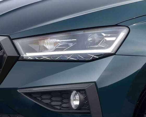 Skoda Škoda Slavia (2022–2026), Crystalline LED headlamp with L-shaped LED daytime running lamp and integrated fog lamp.