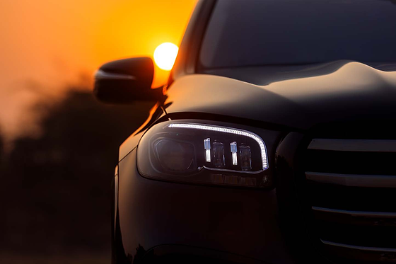 Mercedes-Benz GLS, MULTIBEAM LED headlamp with signature daytime running lights
