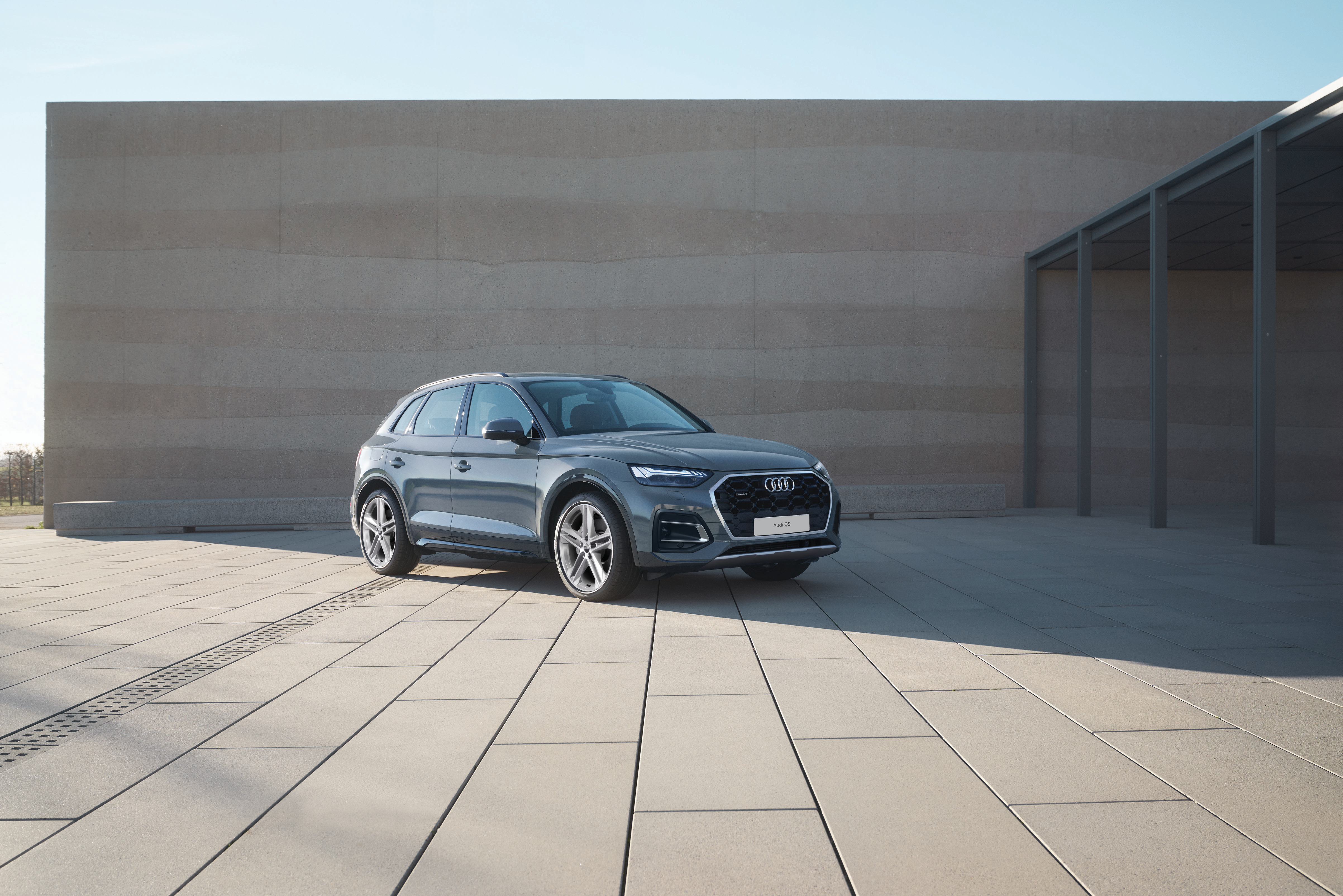 Audi Q5 — Audi Q5 front three-quarter with the octagonal Singleframe grille and quattro all-wheel drive.