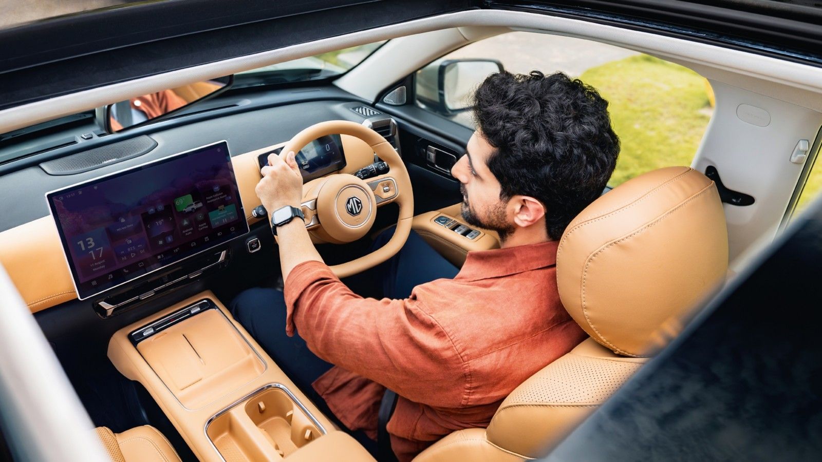 MG Hector Tomahawk EV — Karaoke with 8,000+ songs and an Infinity audio system with subwoofer